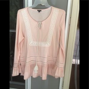 EUC lovely Hannah woman’s size large top blouse tunic peach & cream bell sleeve
